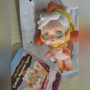Pop Mart Skullpanda Candy Monster Town - Chicken Hunter
